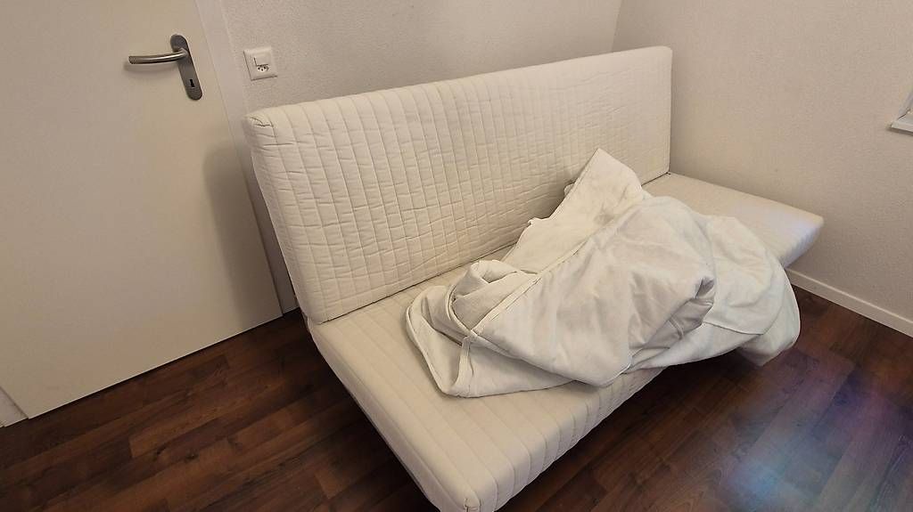 Divani: Gästebett / Sofa ein und ausklappbar – Usato da Remetschwil venduto da ix3000 3