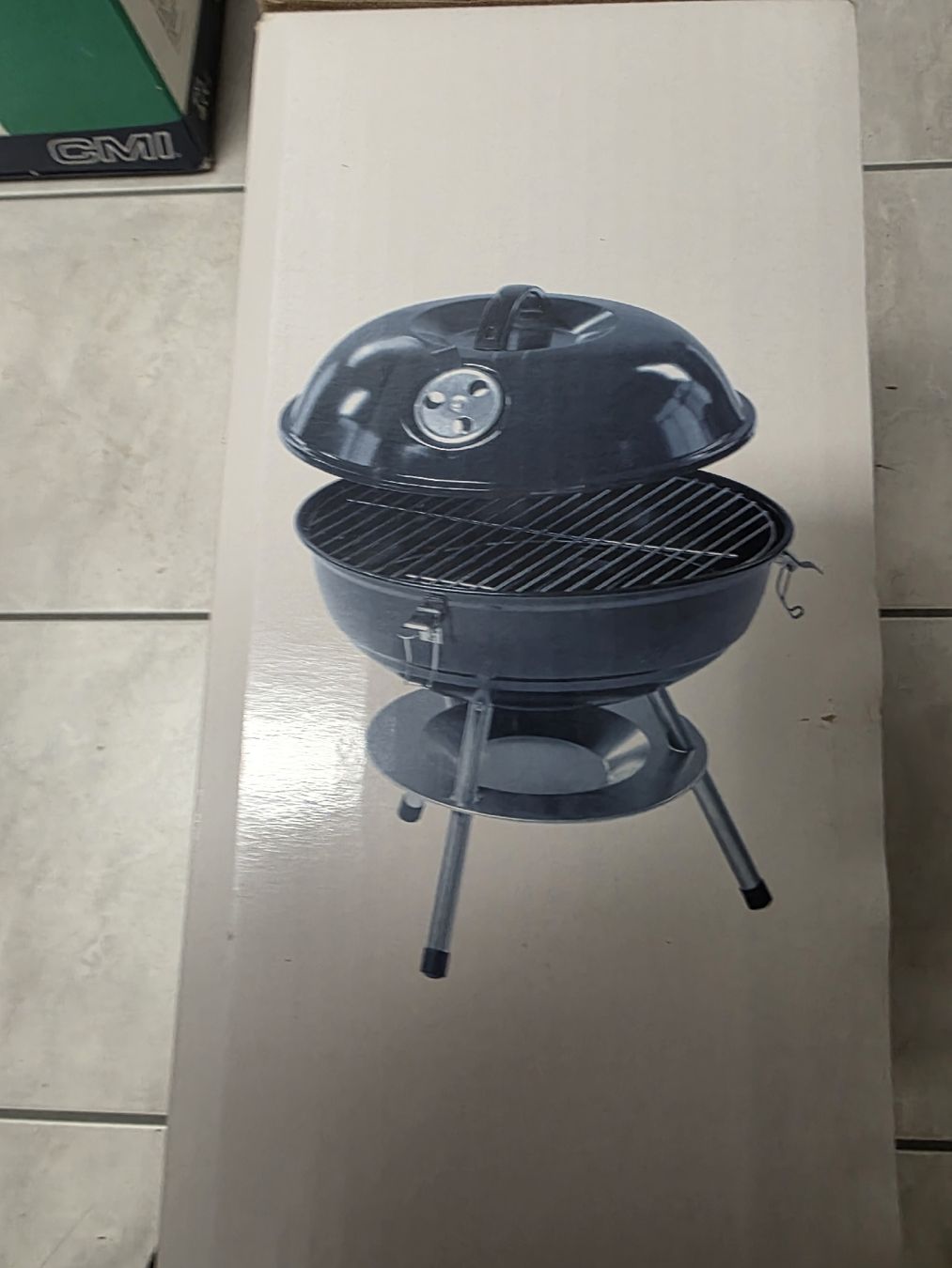 Griglie: Kleiner Holzkohlengrill – Nuovo e nell'imballaggio originale da Buchs ZH venduto da 1948Mustermann