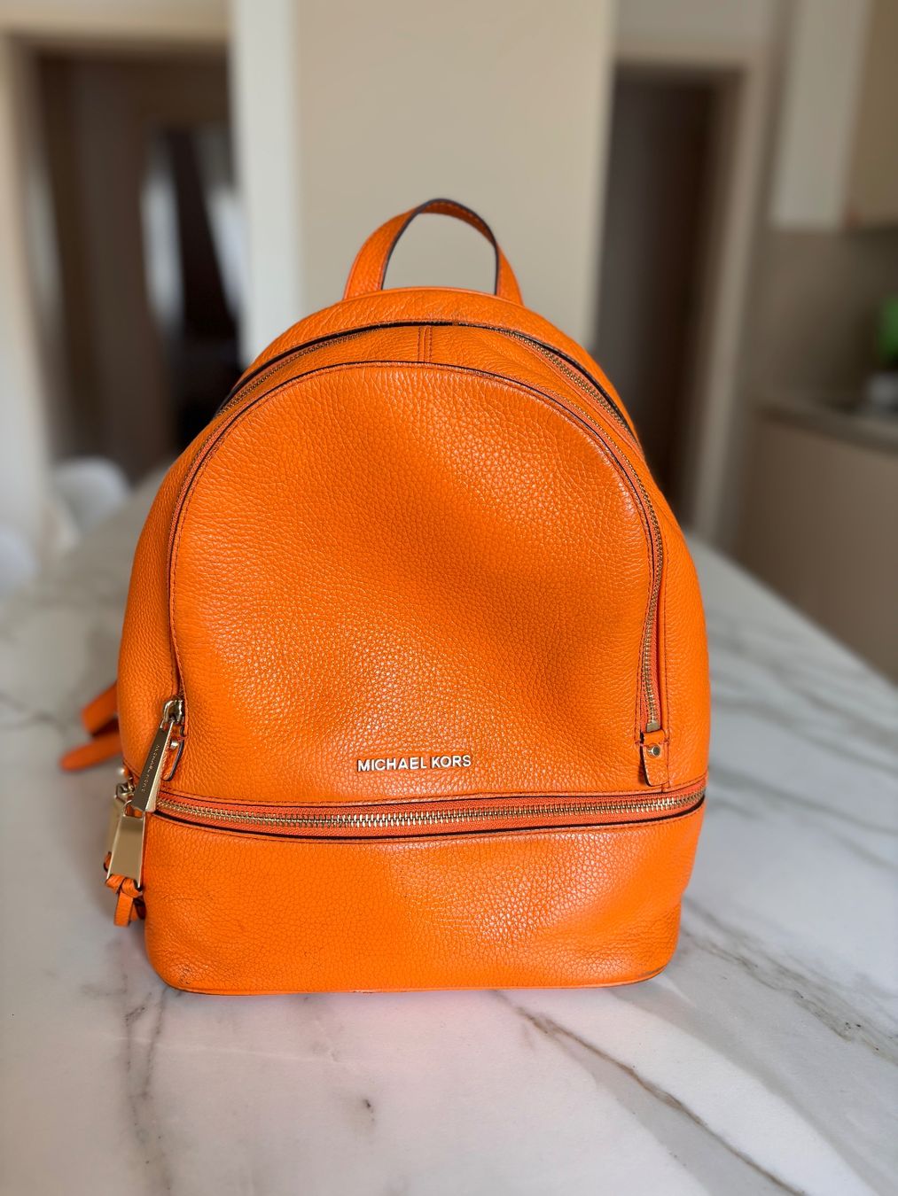 Michael Kors Zaini: Sac à dos Michael Kors orange cuir – Usato da Veyrier venduto da MargaritaR