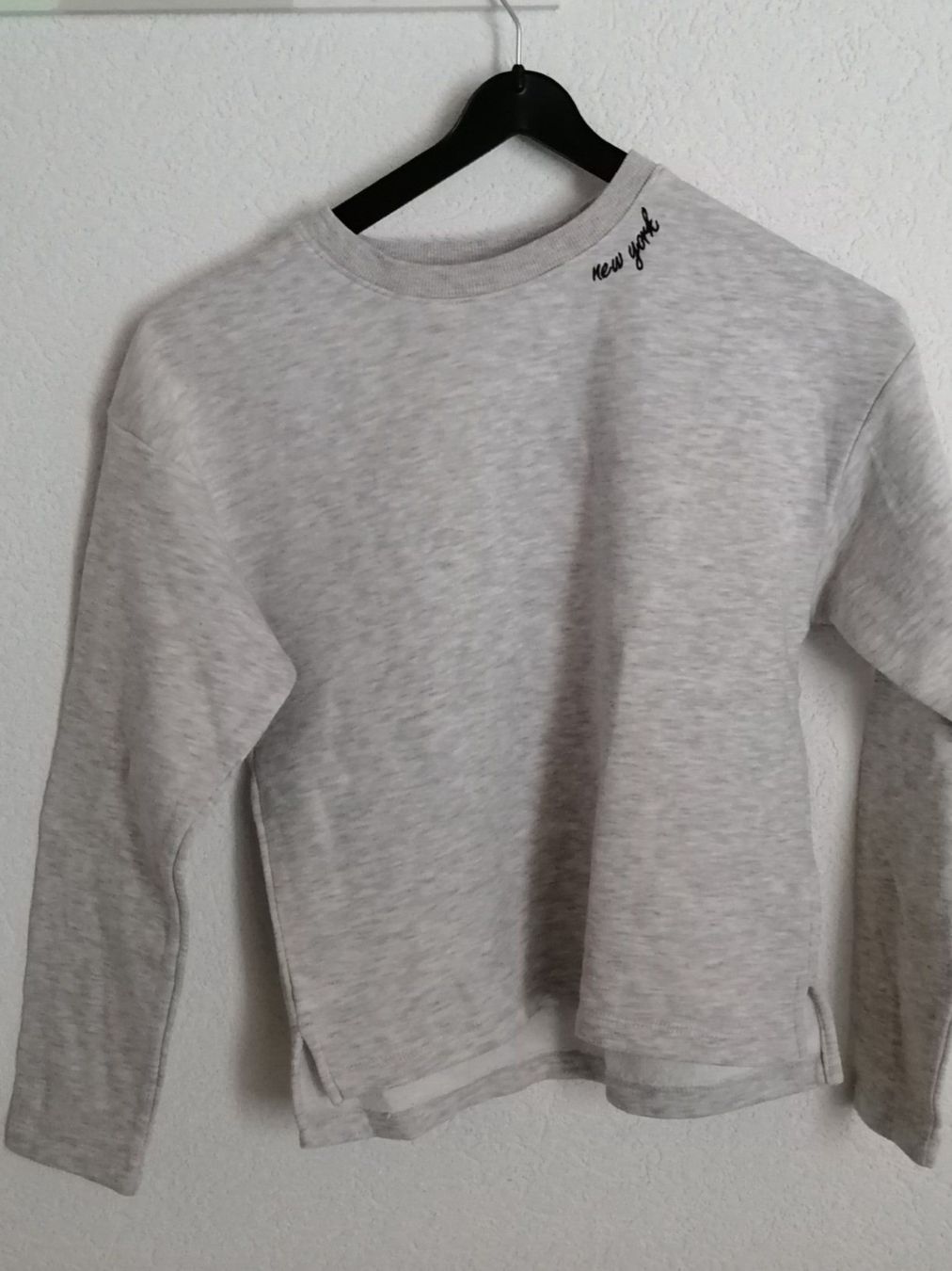 Maglioni & Felpe: sweat pull, top, haut,pull, sweatshirt – Usato da Montcherand venduto da petiteoune75