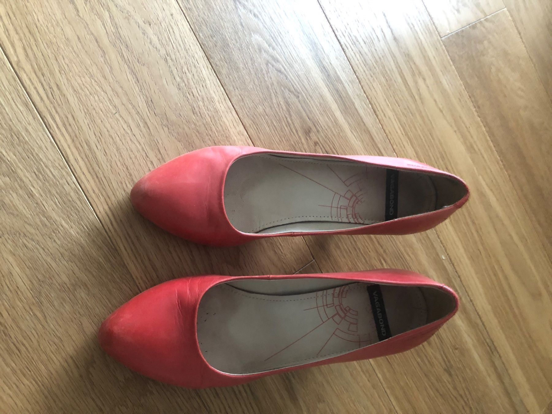 Damenschuhe: Vagabond Pumps 38 – Gebraucht aus Pfaffhausen von Klaras_second_hand