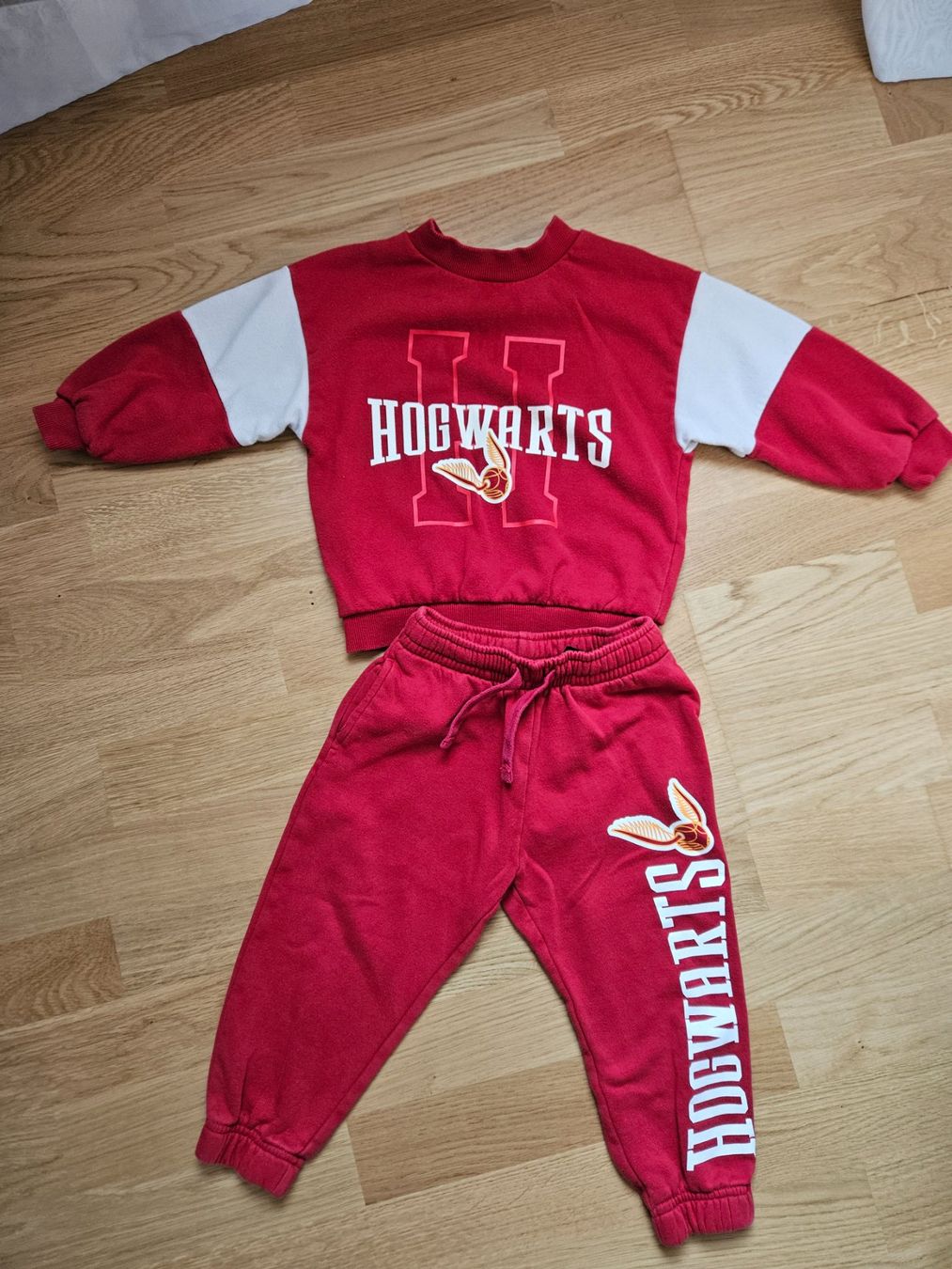 H&M Lotti & Set di vestiti: 2 Harry Potter / Hogwarts Sets, Gr. 92, H&M – Usato da Bern venduto da Oloui 1