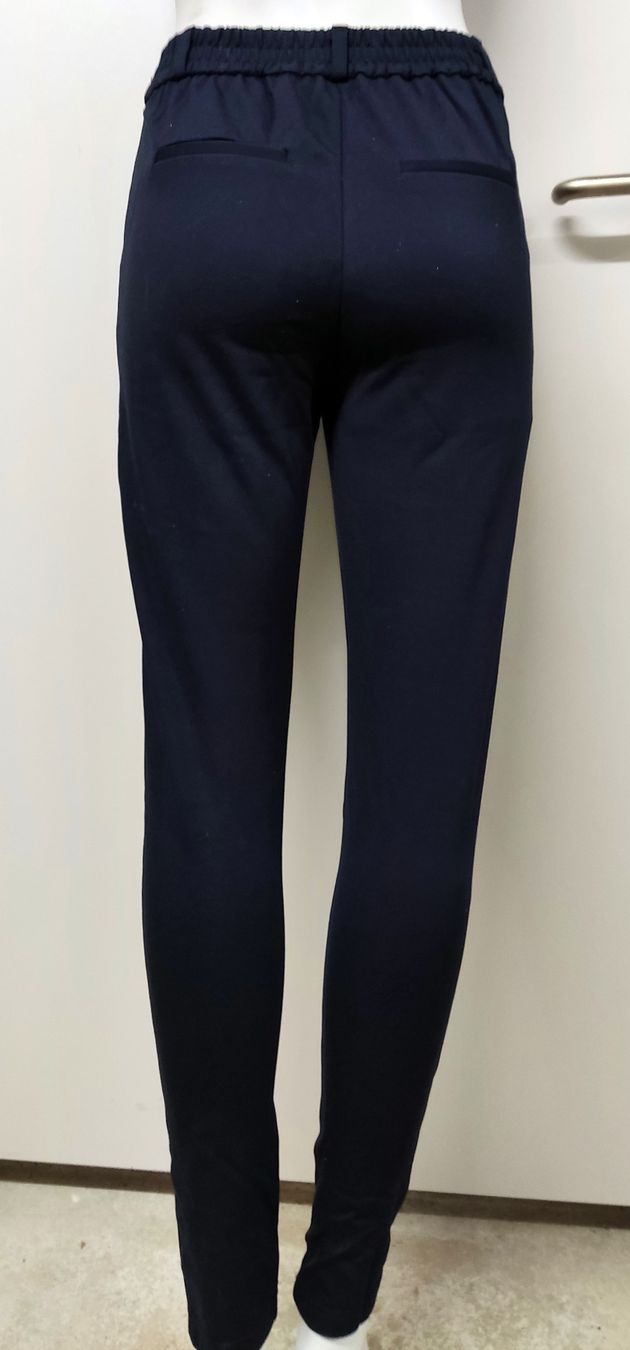 Pantaloni: Hose Jogginghose mit Kordel 146 NEU – Nuovo (secondo la descrizione) da Biel/Bienne venduto da AnikaNah 1