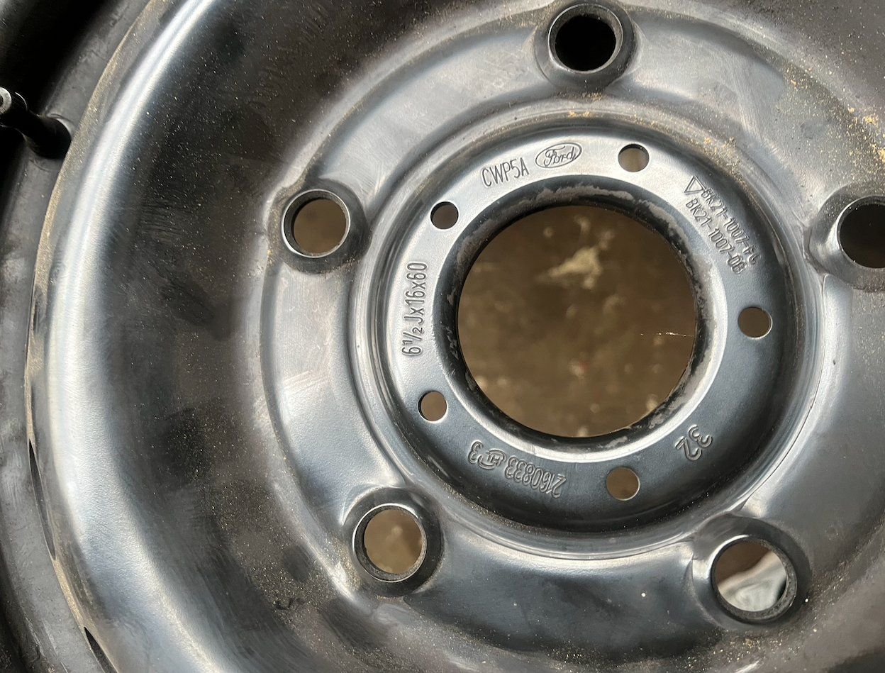 Ford Pneus & Roues: 4 Roue Ford Transit  235/65 R16C – D'occasion à Romont FR par Thoma_bdn 2