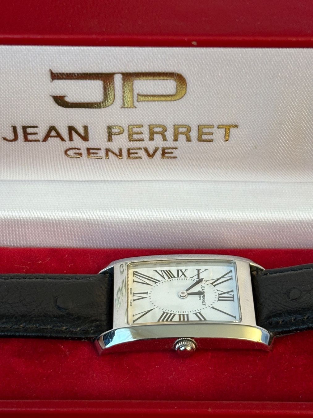 Montre Femme Vintage JJ - Cadran Rouge, Boîtier Argent 32mm - Fonctionne Avec Pile Neuve - Occasion