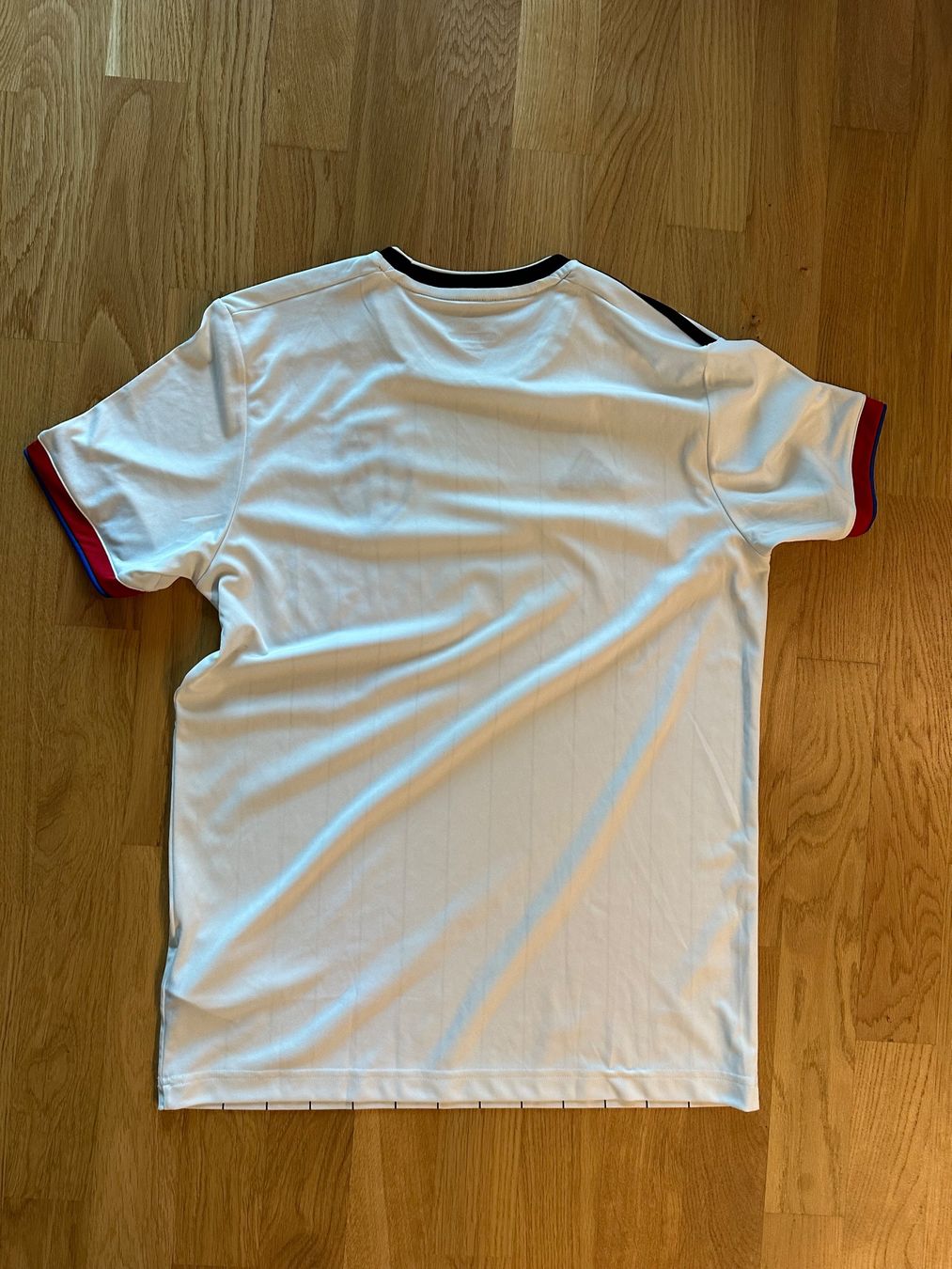 FC Basel Canottiere & Pantaloni: FC Basel Trikot Adidas M – Usato da Luzern venduto da Toebew 1