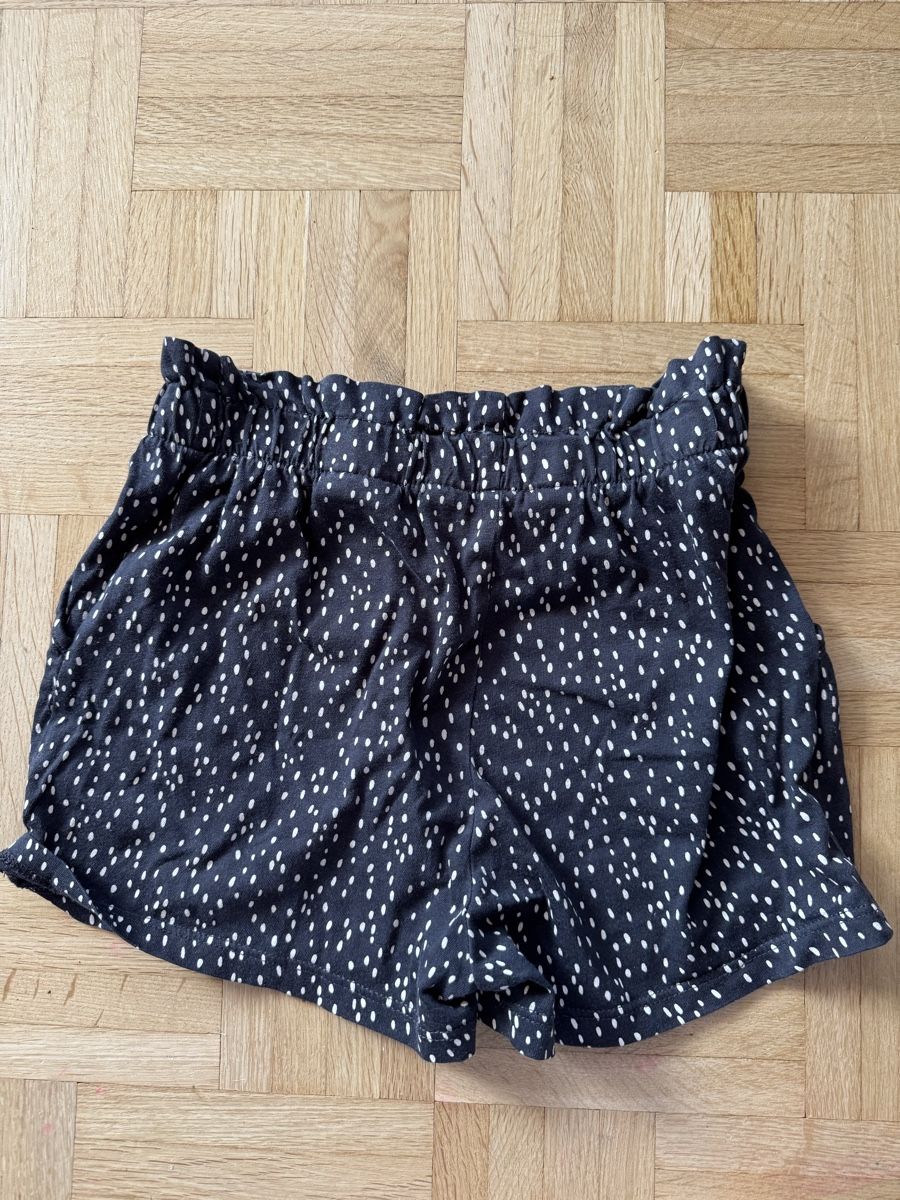 Pantaloni: H&M Shorts, Grösse 116 – Usato da Kleinandelfingen venduto da les_gb7w 1