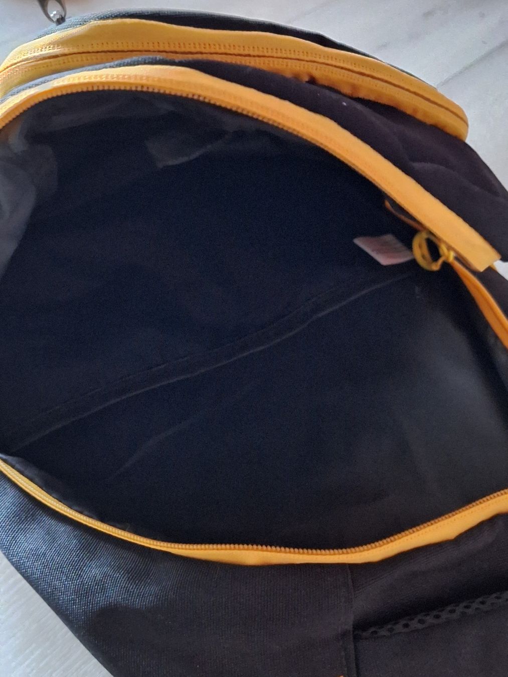 Zaini: Rucksack schwarz gelb  – Usato da Niederglatt ZH venduto da Bobsli 2