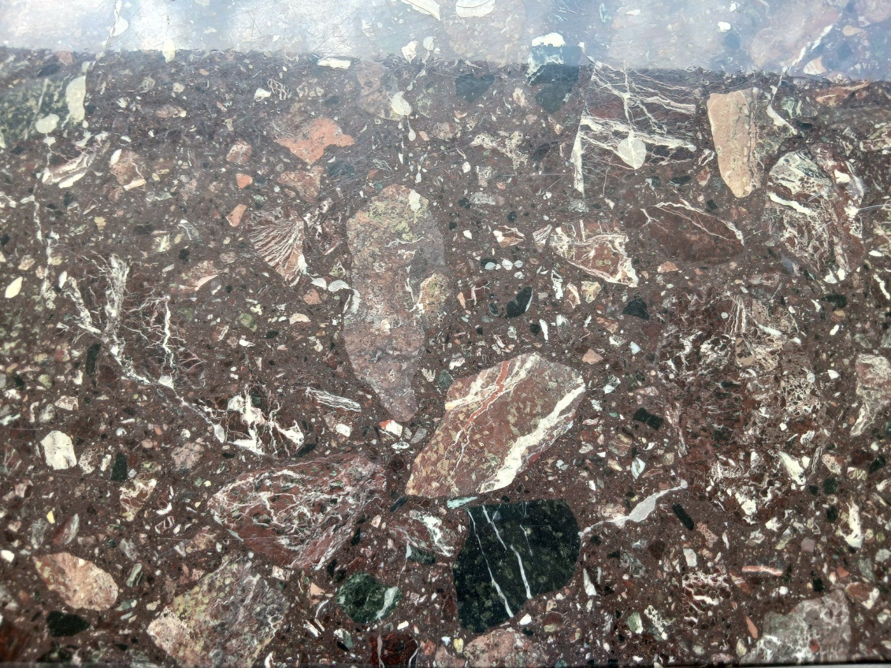 Tische: Ovaler brauner Marmortisch (gebraucht) – Gebraucht aus Zollikofen von ale_tb86 1