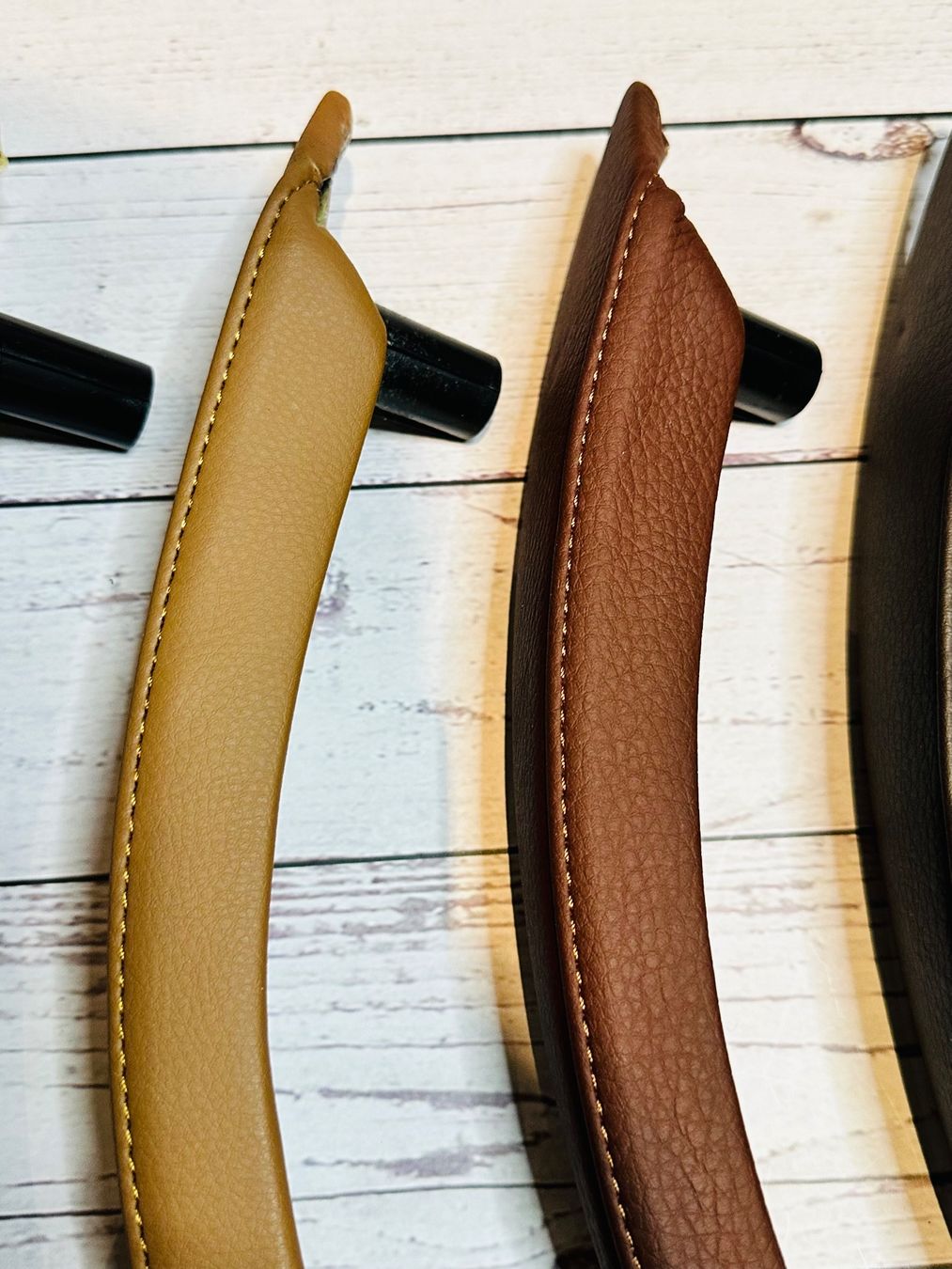 BMW Accessori per altri veicoli: BMW X5 E70 X6 E71 Türgriff Halterung Leder, Links oder Recht – Nuovo e nell'imballaggio originale da Balsthal venduto da D.K.Autoteile2 4