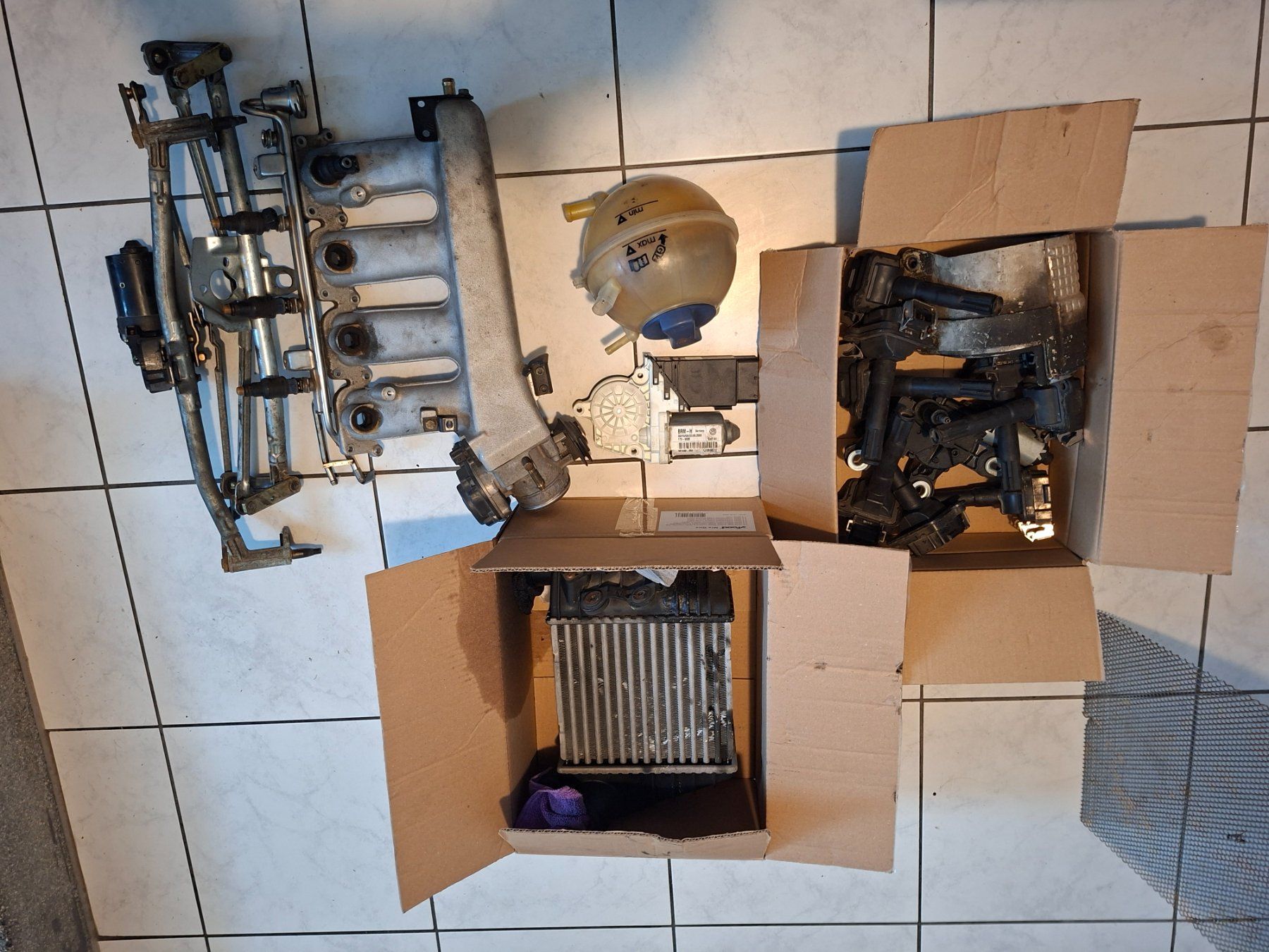 Volkswagen Tutti pezzi di ricambio auto: Golf 4 Gti Teile – Difettoso da Lyss venduto da toe_68qb