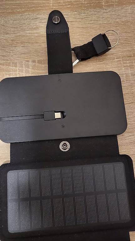 Caricabatterie: Chargeur externe solaire pliable – Usato da Bulle venduto da EllaFamily 2