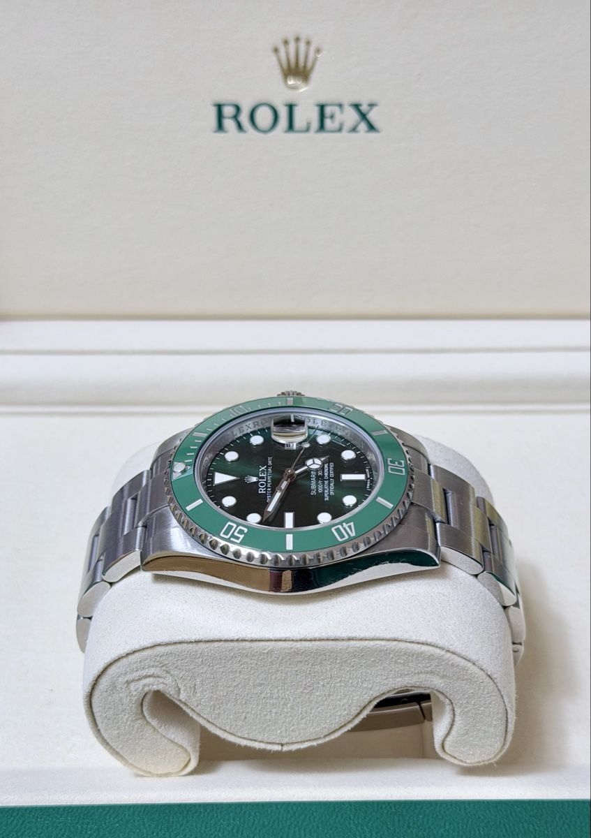 Rolex Uhren: Rolex Submariner Date HULK – Gebraucht aus Zürich von WATCHROOM 3