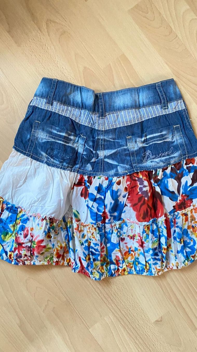 Kleider & Röcke: Sommerlicher Jeansrock mit Blumenmuster, Grösse 128 – Gebraucht aus Rothrist von lil_tg5m 1