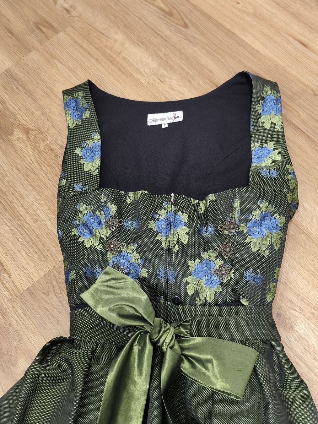 Vestiti: Dirndl von Alpentracht, Gr. 44 – Nuovo (secondo la descrizione) da Dussnang venduto da Rosenfee50 3