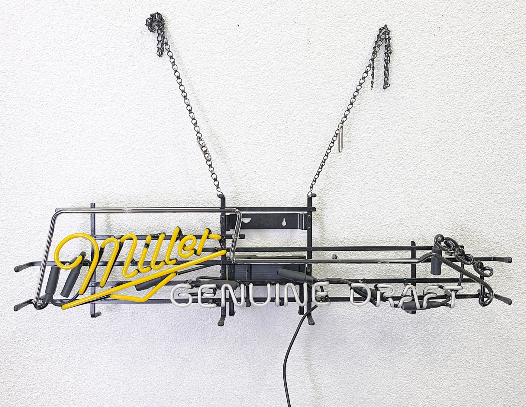 Tutte le decorazioni: Miller Genuine Draft Guitar Neon Sign – Usato da Volketswil venduto da brockipfannenstil 4