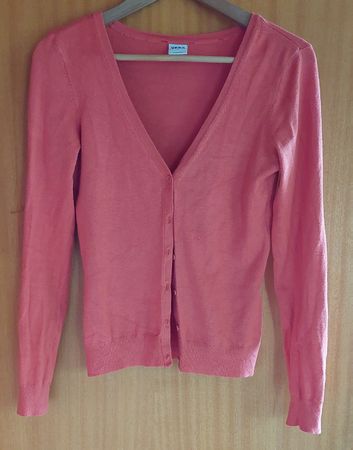 Damen Cardigan VERO MODA Grösse S Koralle getragen