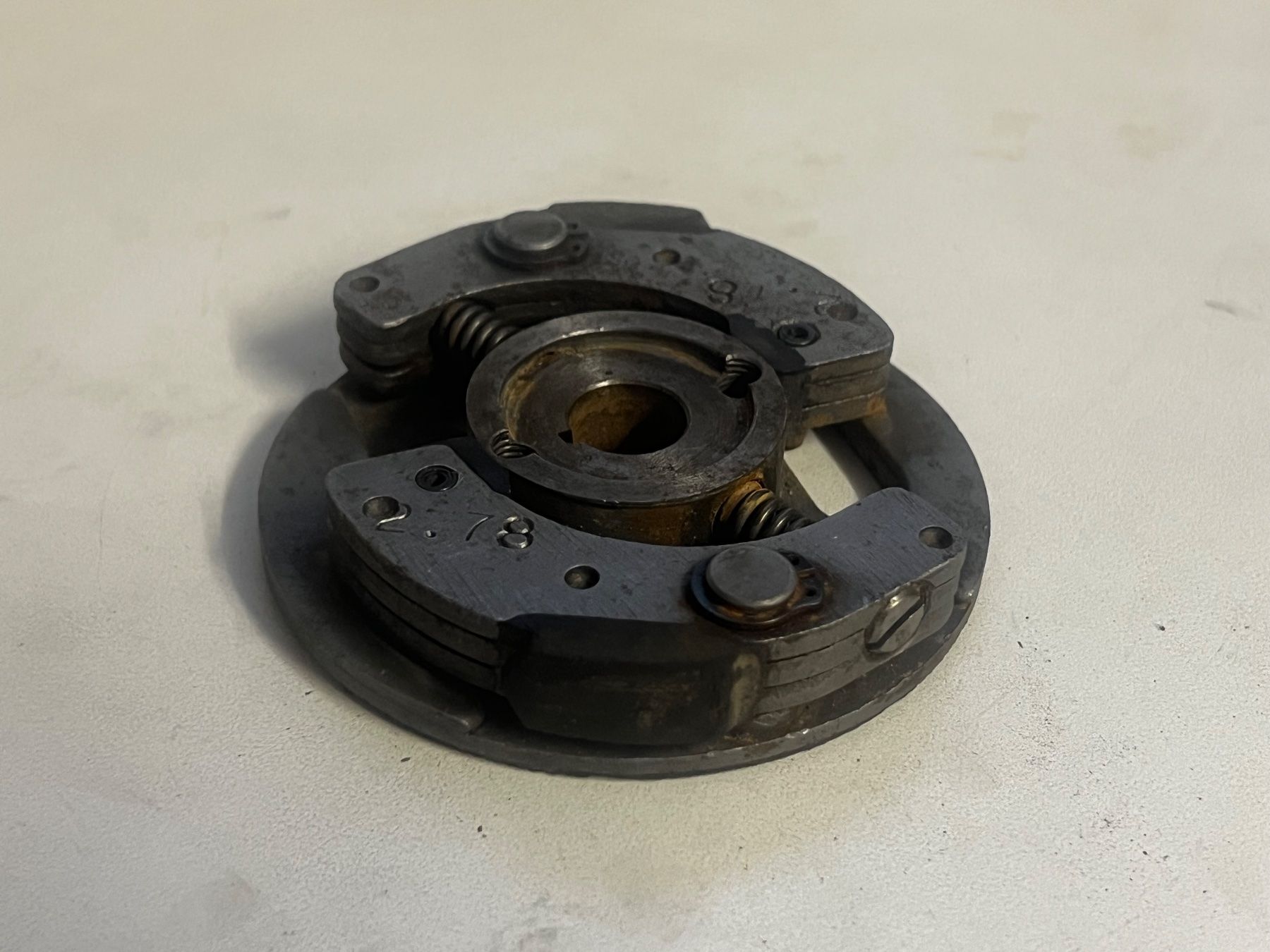 Puch Parti ricambio per ciclomotori: Puch Maxi E50 2 Backen Kupplung Motor – Usato da Steffisburg venduto da FlorianJohner 2