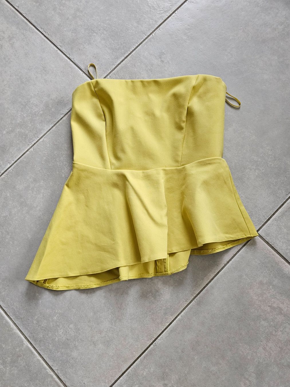 Zara Tops: Top bustier Zara jaune taille S élégant été chic – Neu (gemäss Beschreibung) aus Vallamand von rom_z7q6