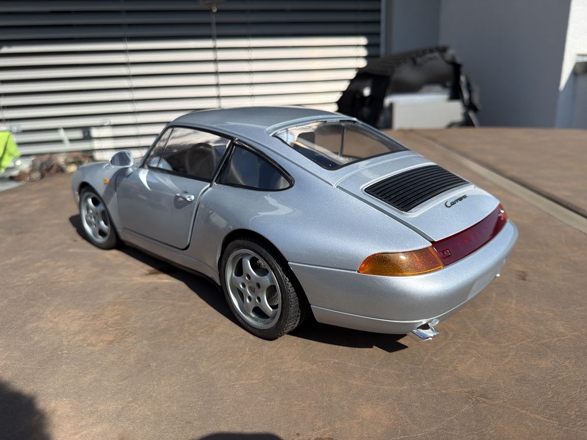 Pocher Modellini d'auto: Porsche 993 Carrera silber - Pocher - 1/8 – Usato da Wolfwil venduto da Rolex1 1