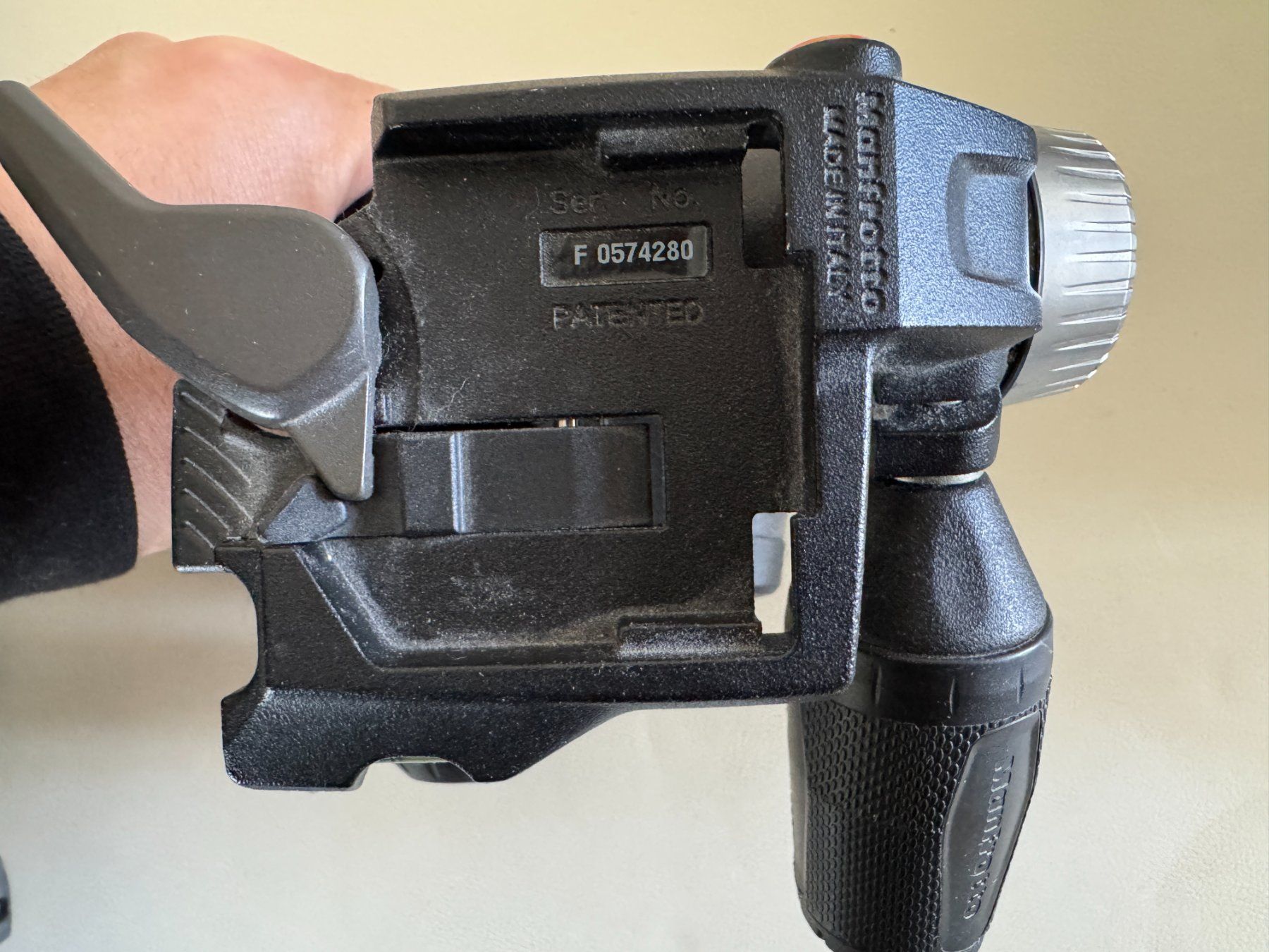 Manfrotto Treppiedi & Teste: Manfrotto Tripod – Usato da Gland venduto da billbiz 1