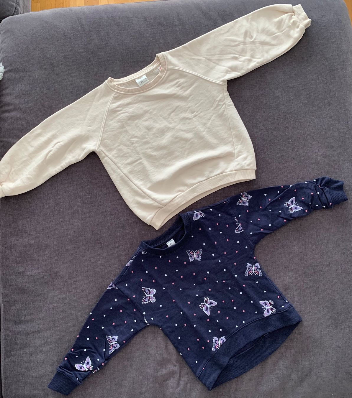 Pulls et sweat-shirts: Pullover Mädchen Gr.110 – D'occasion à Bülach par engeli92