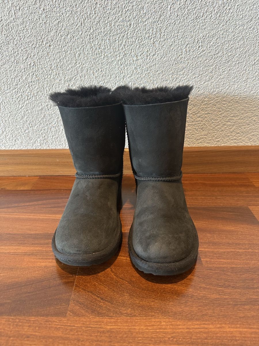 Ugg Schuhe für Mädchen: UGG Stiefel Gr. 33,5 – Gebraucht aus Glattpark(Opfikon) von Glatt19 1