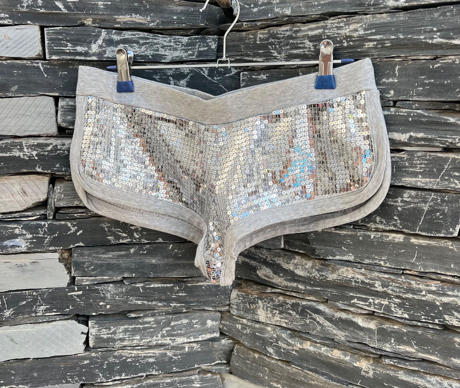 Oysho Pantaloni: Pailletten-Shorts – Nuovo (secondo la descrizione) da Tagelswangen venduto da fireiceprincess 3