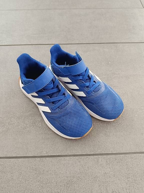 Chaussures filles: Hallenturnschuhe Grösse 28 – D'occasion à Utzenstorf par Jassy34xx 2