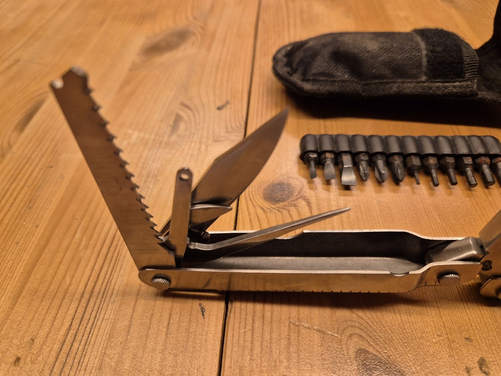 Coltelli tascabile: Taschenmesser Multi Funktionswerkzeug – Usato da Zweisimmen venduto da Kleindietwil 2
