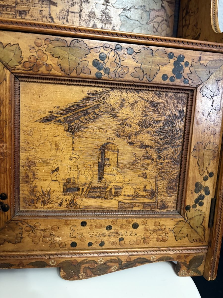 Credenze: Rare meuble ancien pyrograver – Usato da petit lancy venduto da FerreiraLuis 4