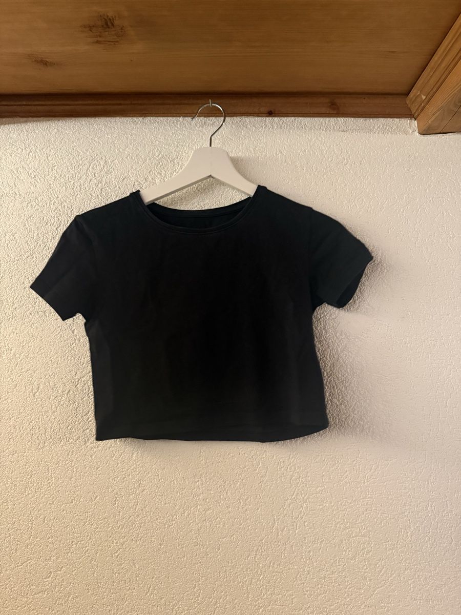 Primark T-shirt: Schwarz T-Shirt Primark – Usato da Bolligen venduto da lee_orange