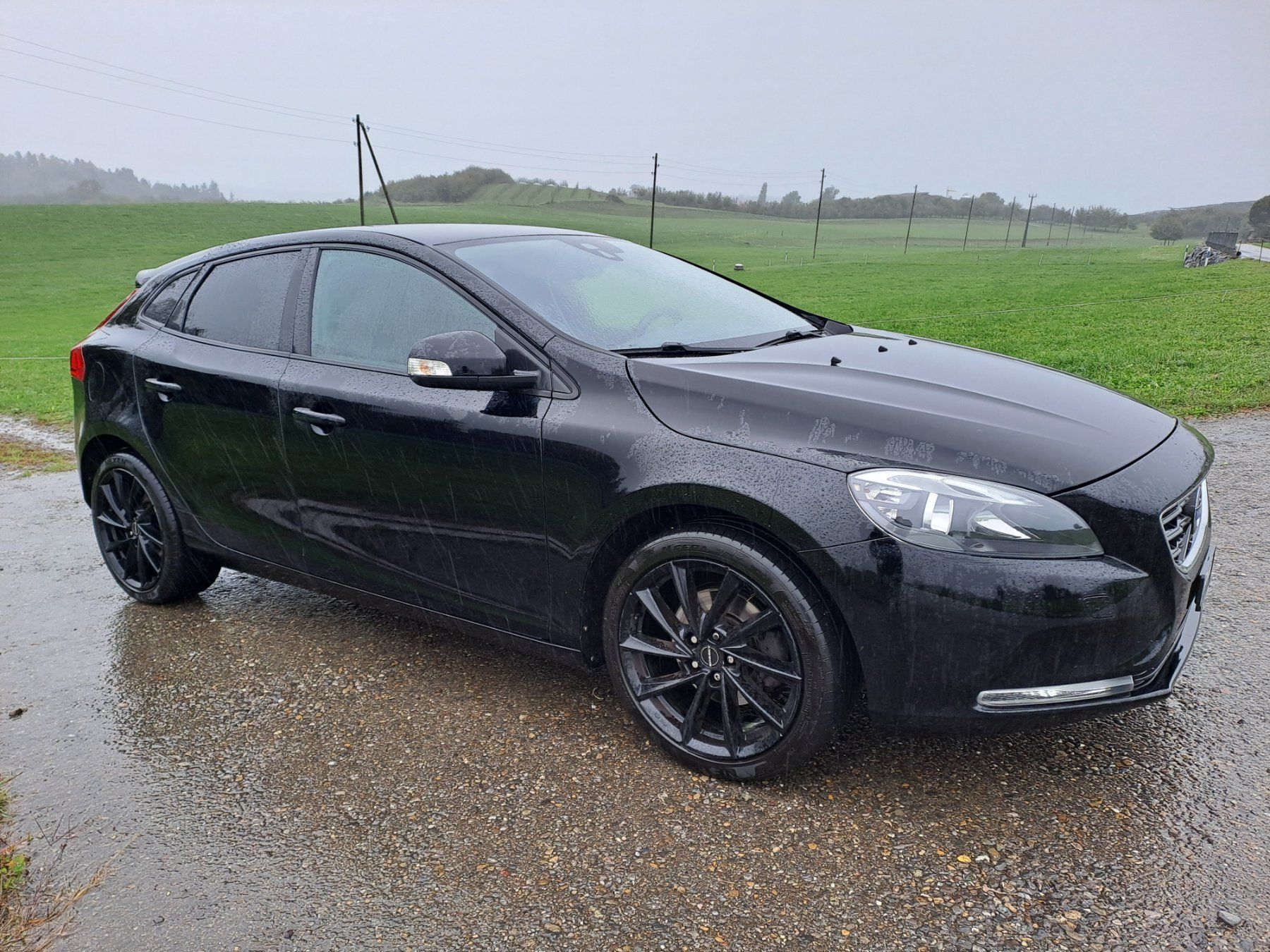 Volvo Automobili: Volvo V40 T4 R-Design – Usato da Stein AR venduto da CHZE 1