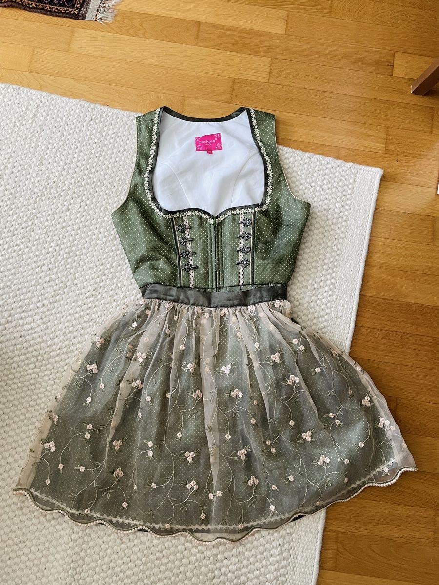 Costumi: Dirndl Krüger Madl Grösse 40 – Nuovo (secondo la descrizione) da Kriens venduto da p_ART_rizia
