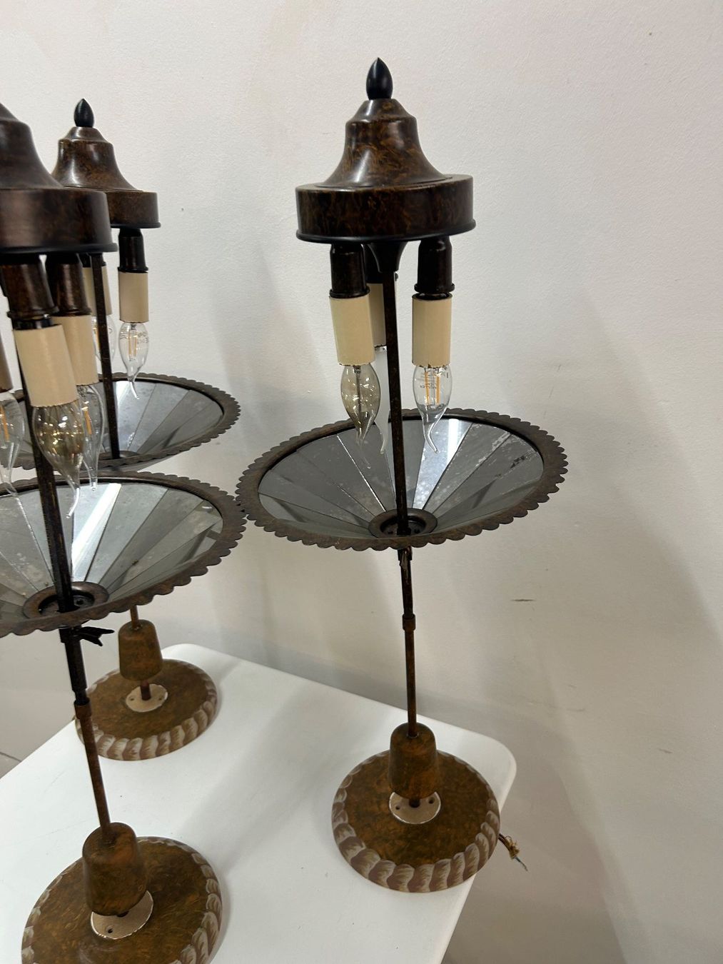 Lampade: 3 Colefax oder Vaughan Toleware Pendelleuchte 3-Flammig – Usato da Zürich venduto da Levelart 4