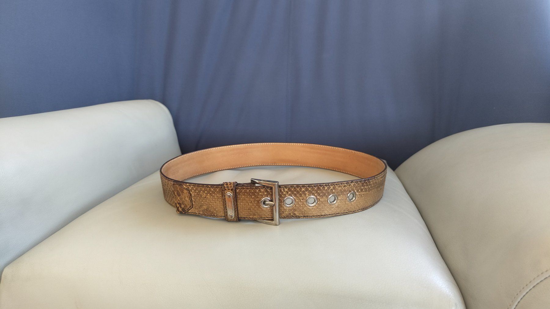 Prada Ceintures: Ceinture en cuir PRADA – D'occasion à Lausanne par clog
