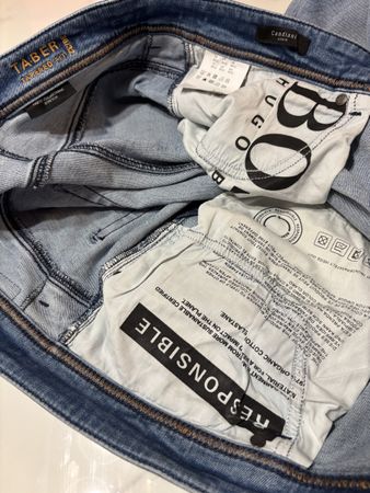 Jeans BOSS.Taille 36