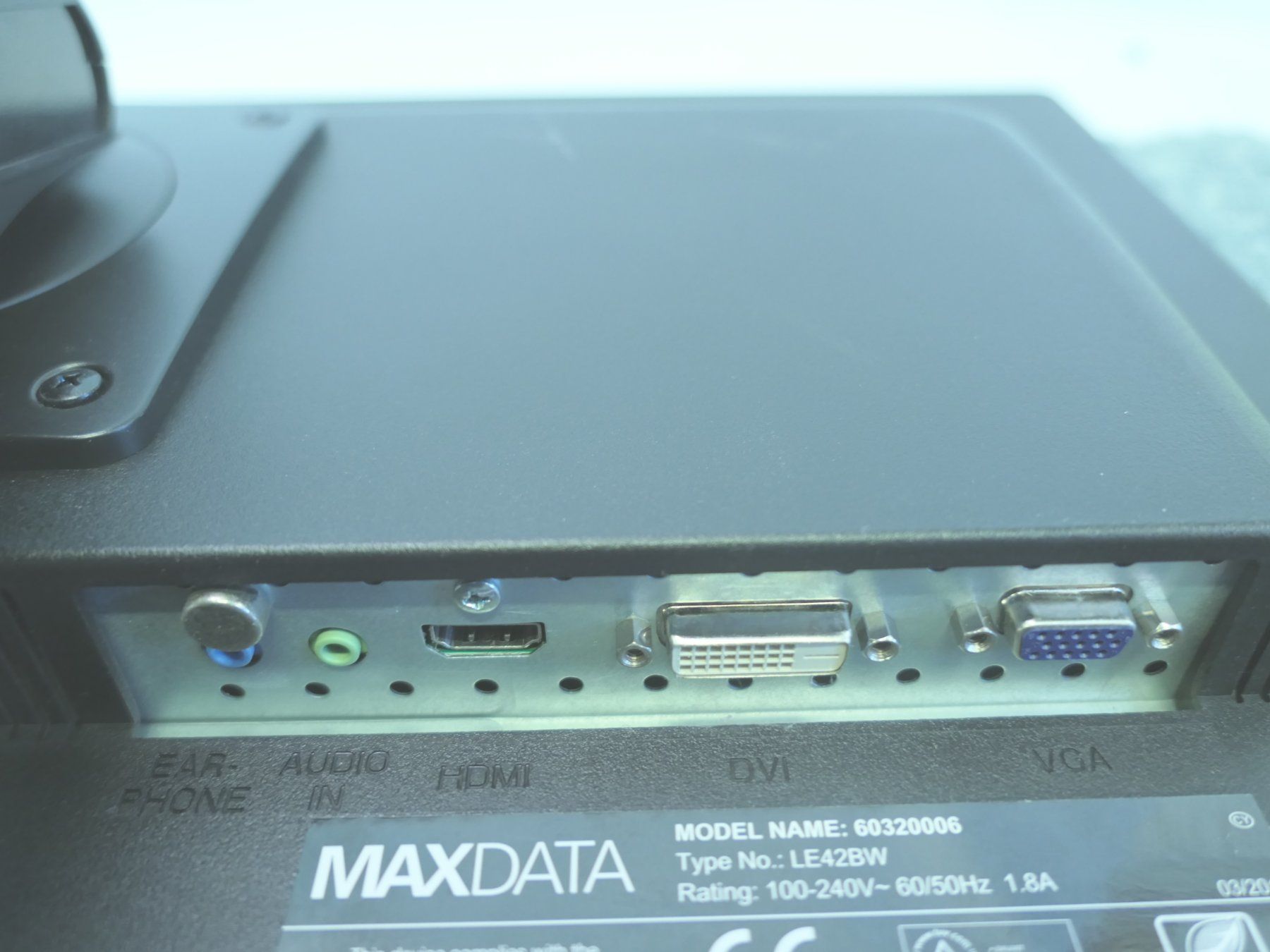 Monitor: MAXDATA LCD-Monitor 60320006 LE42BW – Usato da Münchenstein venduto da VSPBL-Verkauf 5