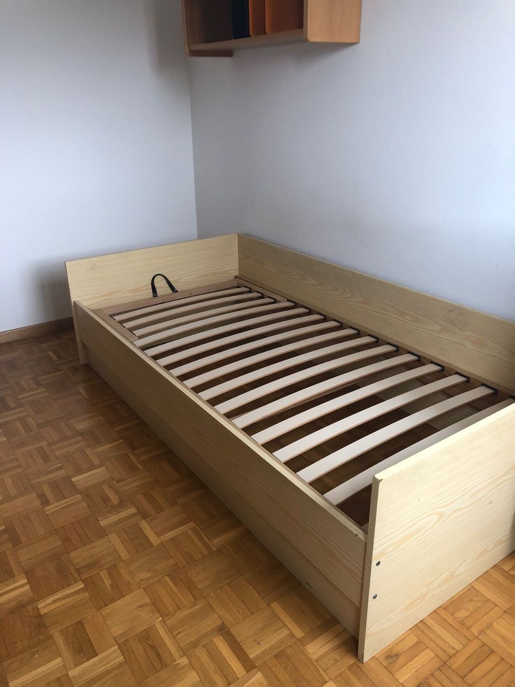 Betten: Bett mit Lattenrost, Fast Gratis – Gebraucht aus Wallisellen von mir_xd29