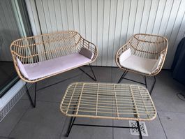Balkonmöbel Lounge mit Tisch
