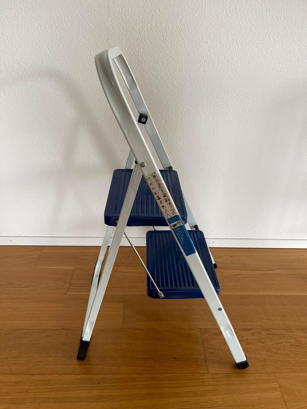 Scale: Klapptrittleiter, 2 Stufen, Stahl – Usato da Ehrendingen venduto da abo_p9n6 1