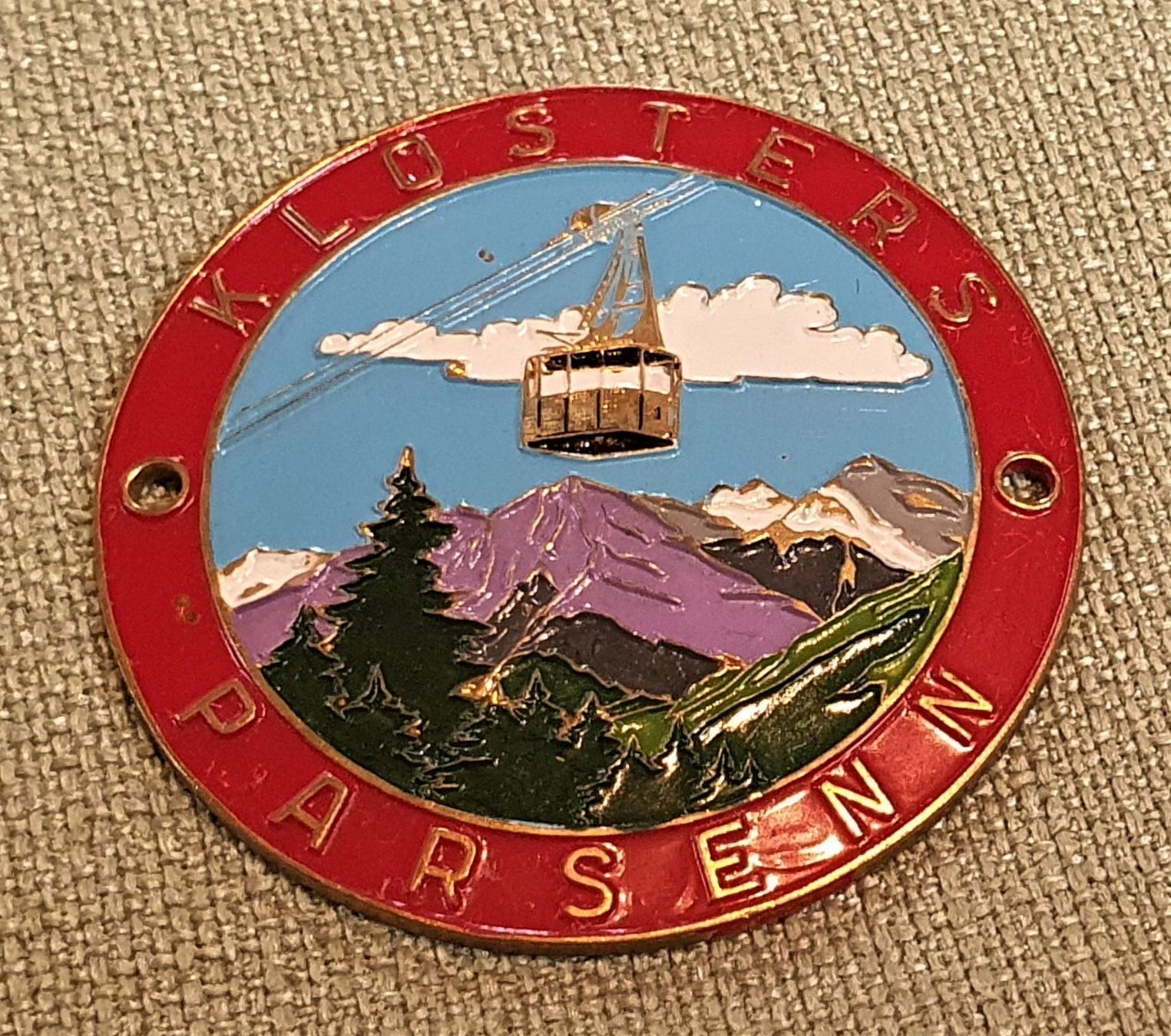 Broschen & Nadeln: F683  Oldtimer Plakette Klosters Parsenn – Gebraucht aus Reinach BL von Boston-Verkauf 1