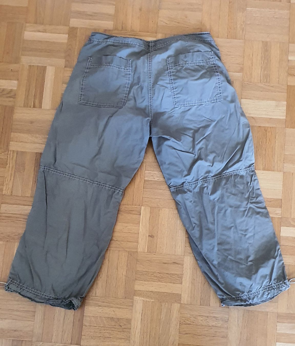 Pantaloni: Hose Cargohose Khaki Grösse S gebraucht – Usato da Winterthur venduto da LaRoque 1