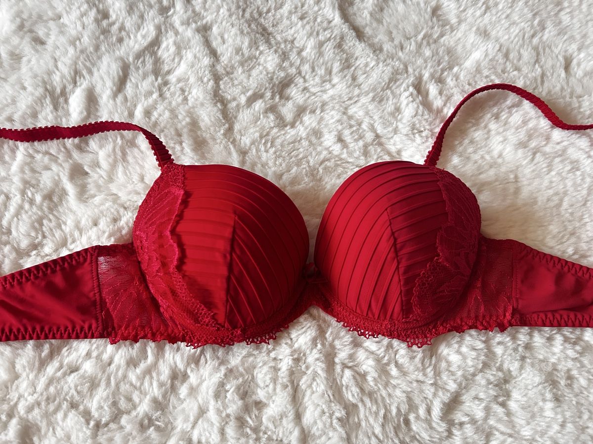 Top: Roter BH mit Spitze, Grösse 75B – Usato da Gretzenbach venduto da kla_c6bn