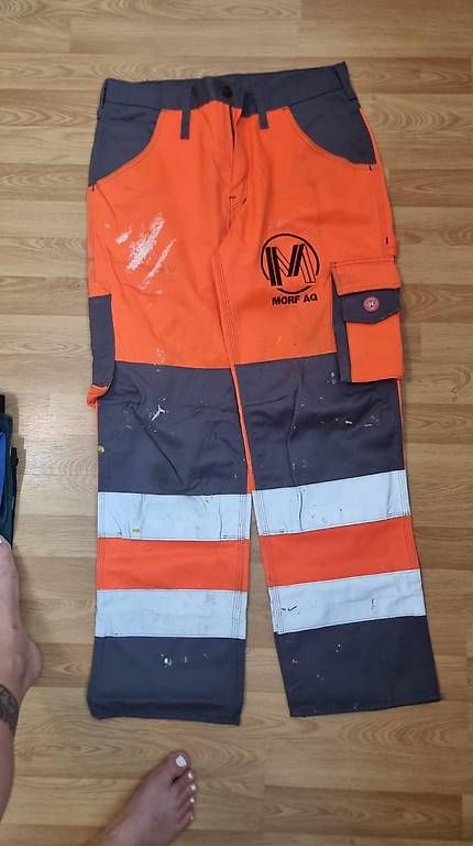 Pantalons: Arbeitshosen – D'occasion à Niedergösgen par 7591