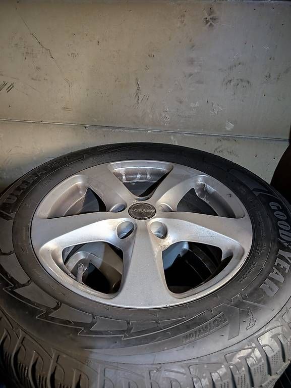 Pneus & Kompletträder: Ford Kuga Winterrad – Gebraucht aus Solothurn von CCCrash 1