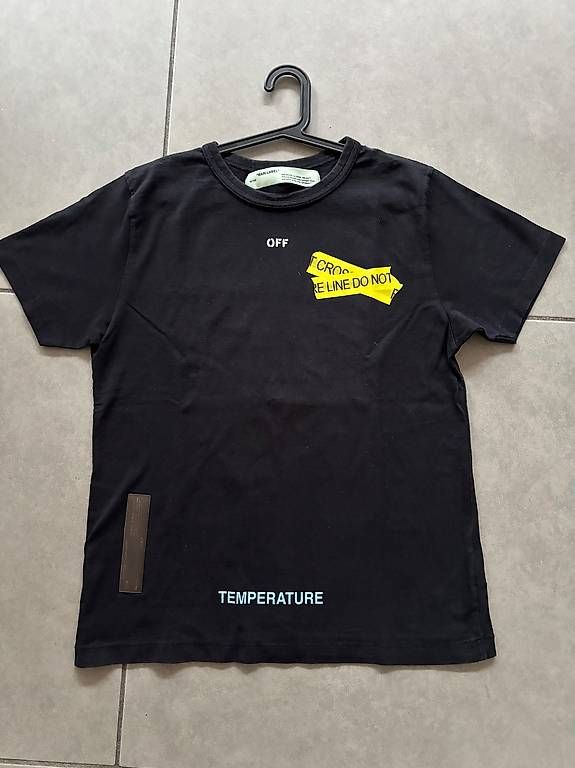 Off-White T-shirt: T-shirt Off White noir T M – Usato da Confignon venduto da MVAR