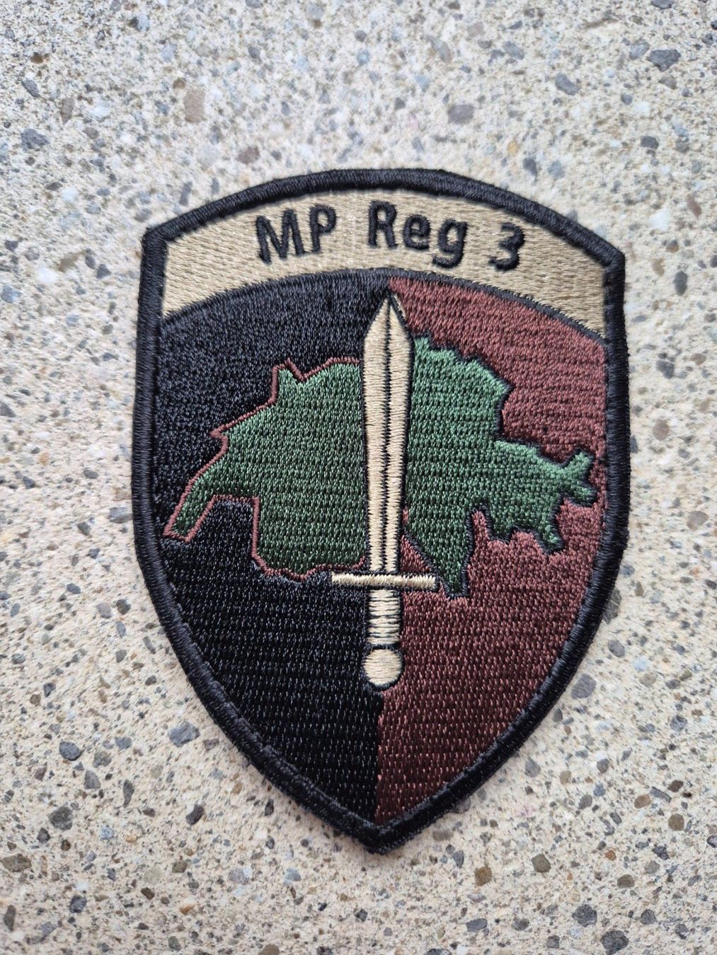 Schweizer Armee Placchette & Badge: *** Badge MP Reg 3 mit klett *** – Nuovo e nell'imballaggio originale da Riedholz venduto da fr_sIruP