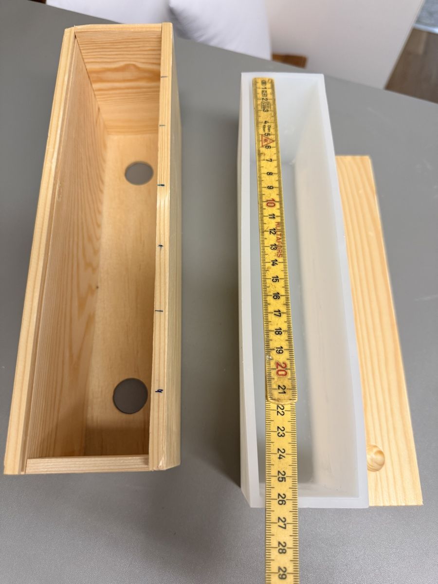 Tous les outils: 2 Seifenform Holz mit Silikon Einsatz rechteckig 28cm lang – D'occasion à Uster par Similian1 3