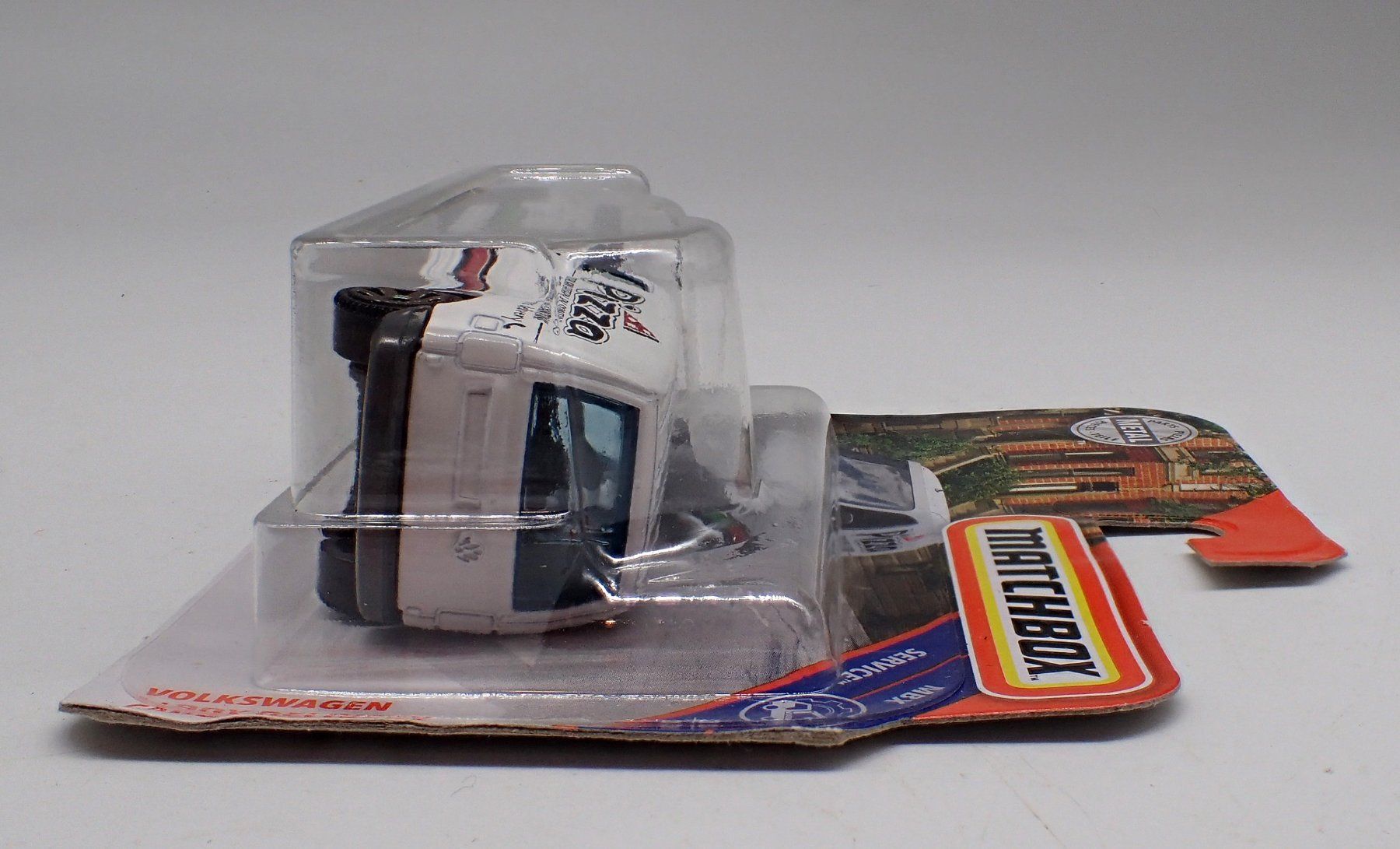 Matchbox Modellini d'auto: Matchbox VW Caddy Pizza weiss/blanc – Usato da Ostermundigen venduto da archeopteryx 6